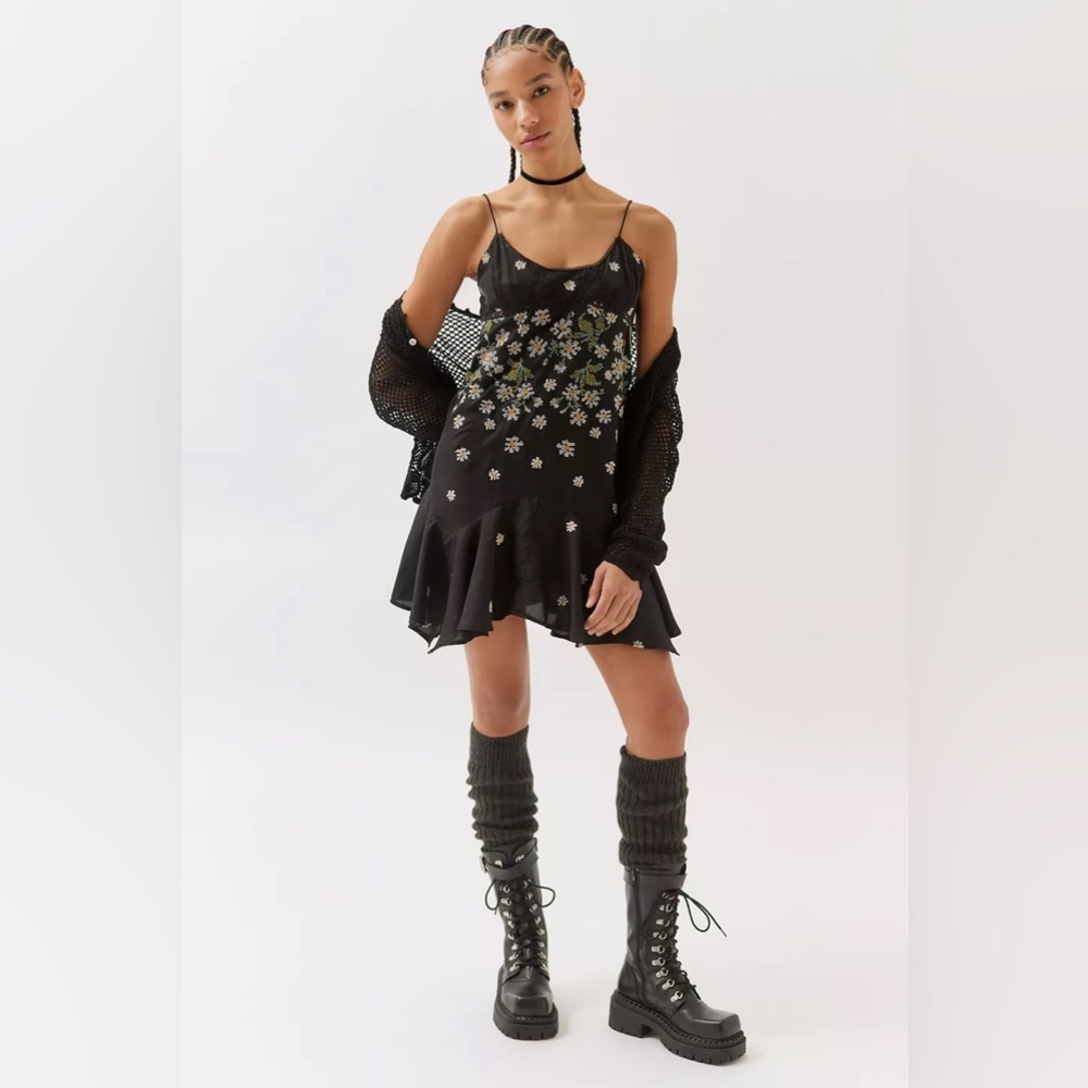 Urban Outfitters Black Sienna Embroidered Hanky Hem Mini Dress Size M NWOT